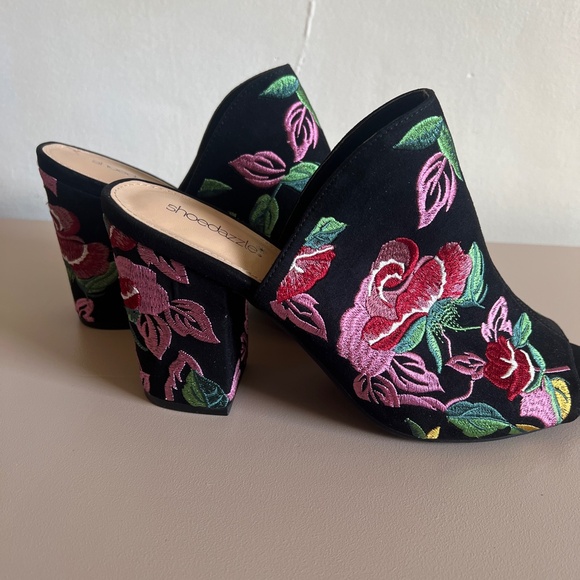 Floral Embroidered Womens Slip On Heel - Picture 12 of 15